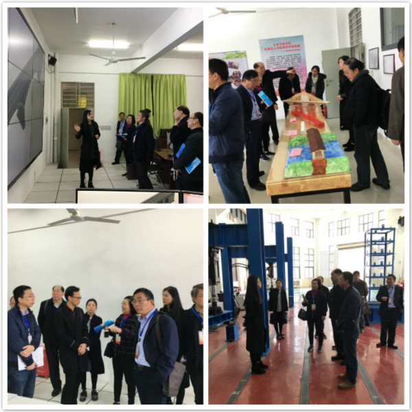 2参观实验室.jpg