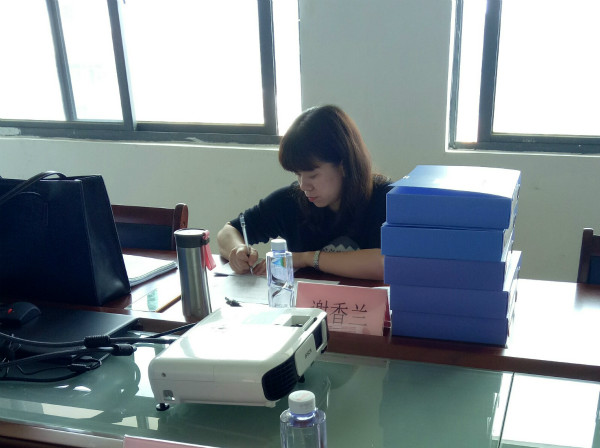 3检查组老师认真记录_meitu_3.jpg