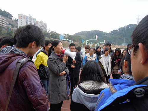 老师进行赛前指导.jpg