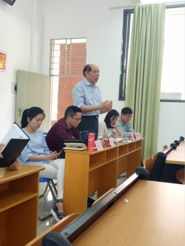 2彭大文经理进行会议总结_meitu_2.jpg