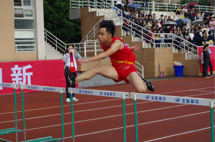 2014级土木工程系 潘阿雄 110米栏_meitu_3.jpg