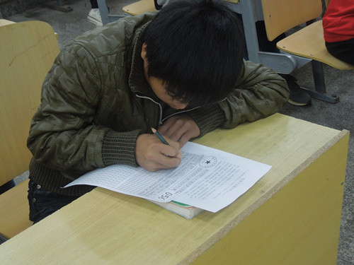 参赛选手呢正在认真书写_副本.jpg