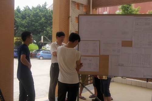 林国华老师与员工交流_副本.jpg