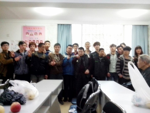 我们同学与福乐家园学员的合影 (2)_副本.jpg