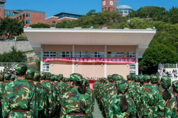 军训分列式暨总结表彰大会_meitu_8.jpg